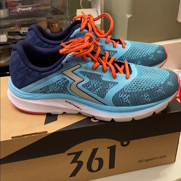 Sneakers - Picture 3 of 8